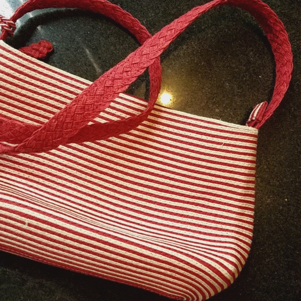 NWOT Liz Claiborne Summer cross body bag